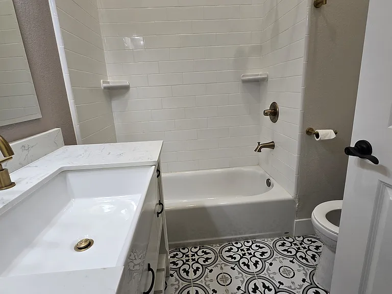 609 Court St #A — Photo 12