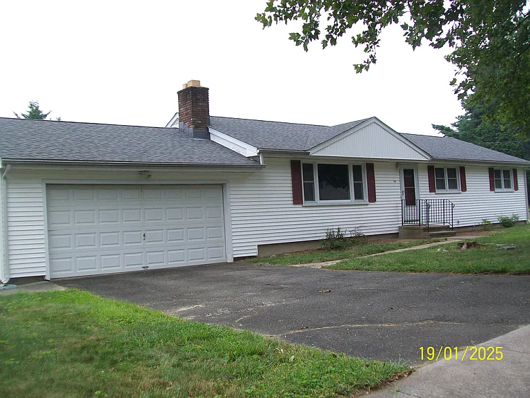 75 Post Oak Rd — Photo 2