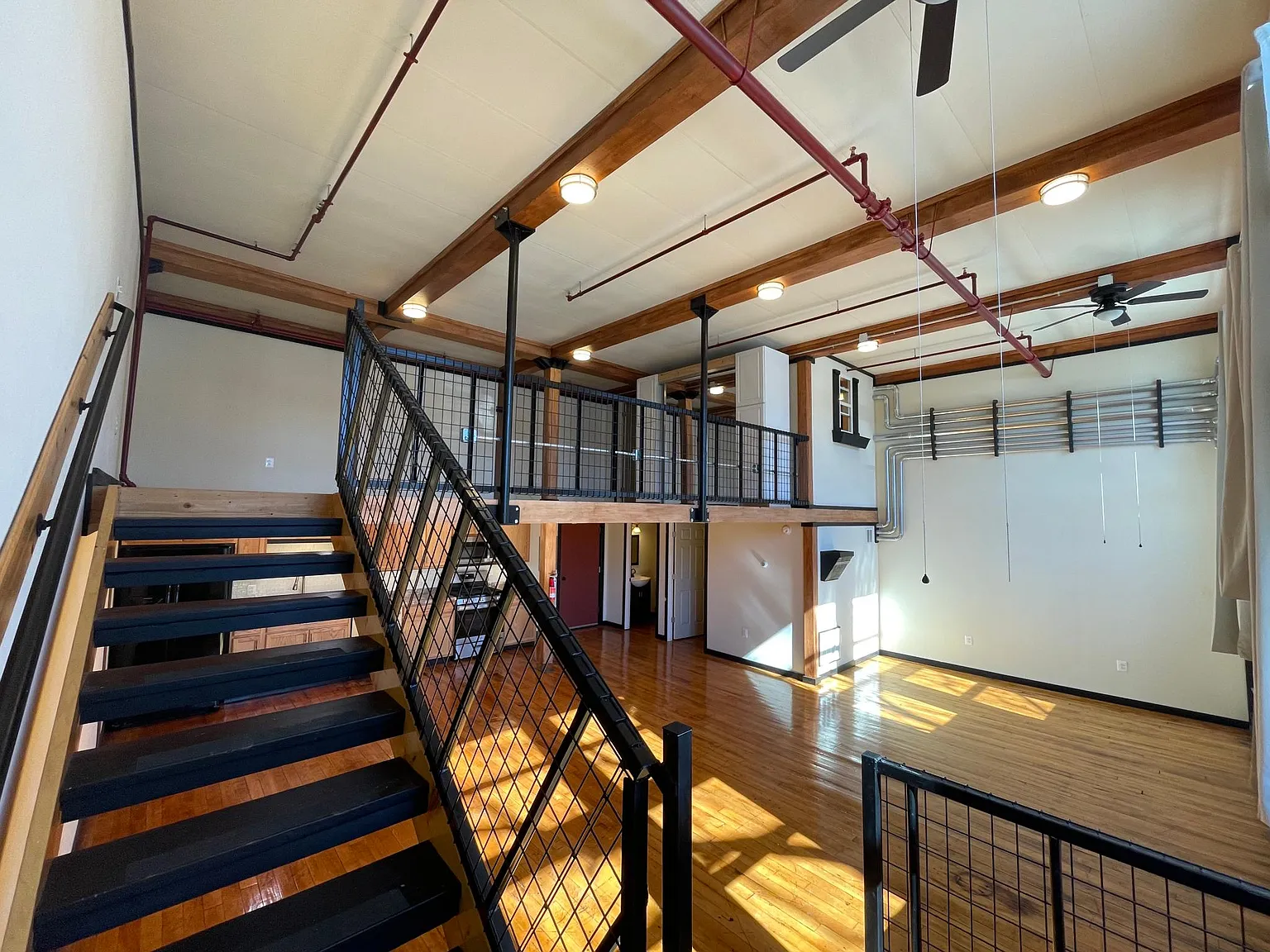 1 bed, 1.5 bath, 1200 sqft, $1,950 — Photo 2