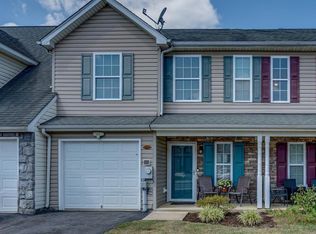 104 Fuzzy Tail Dr, Ranson, WV 25438