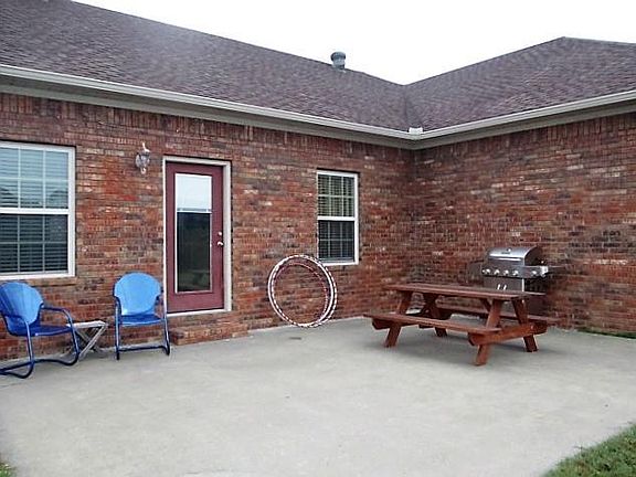 5th image of 62 Angelfish Ave