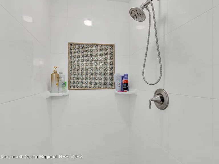 411 Harding Ave — Photo 41