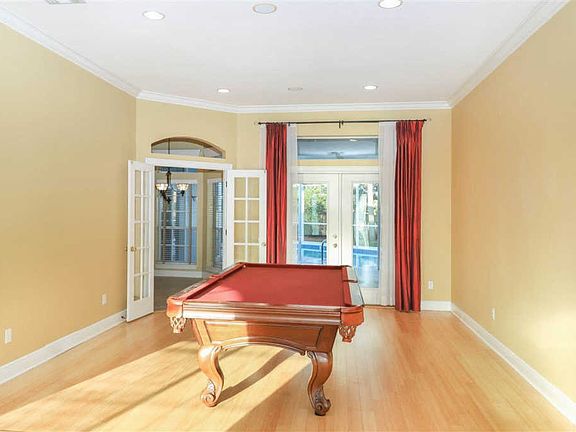 5th image of 1112 Kelton Blvd