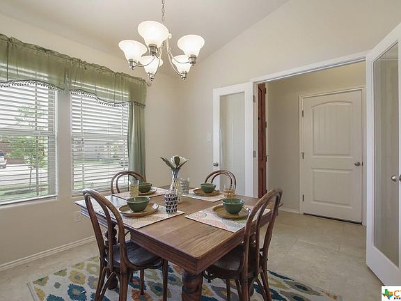 4th image of 10461 Queensland Way