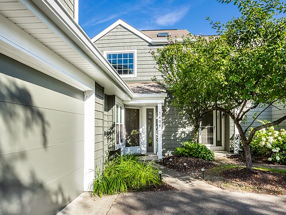 3rd image of 7404 Harbour Isle