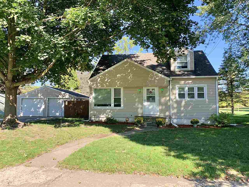 1st image of 2406 Wallace Dr