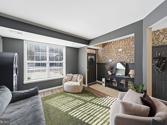 5th image of 1006 Allen Ave