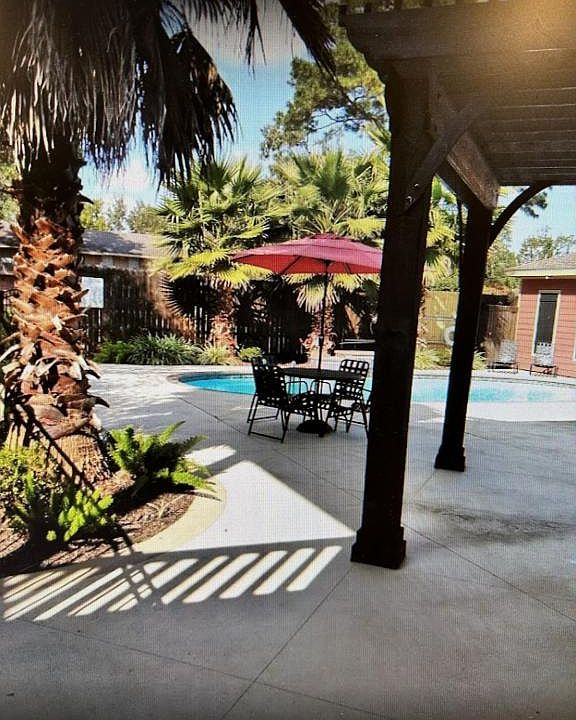 1st image of 710 W McNeese St APT 2
