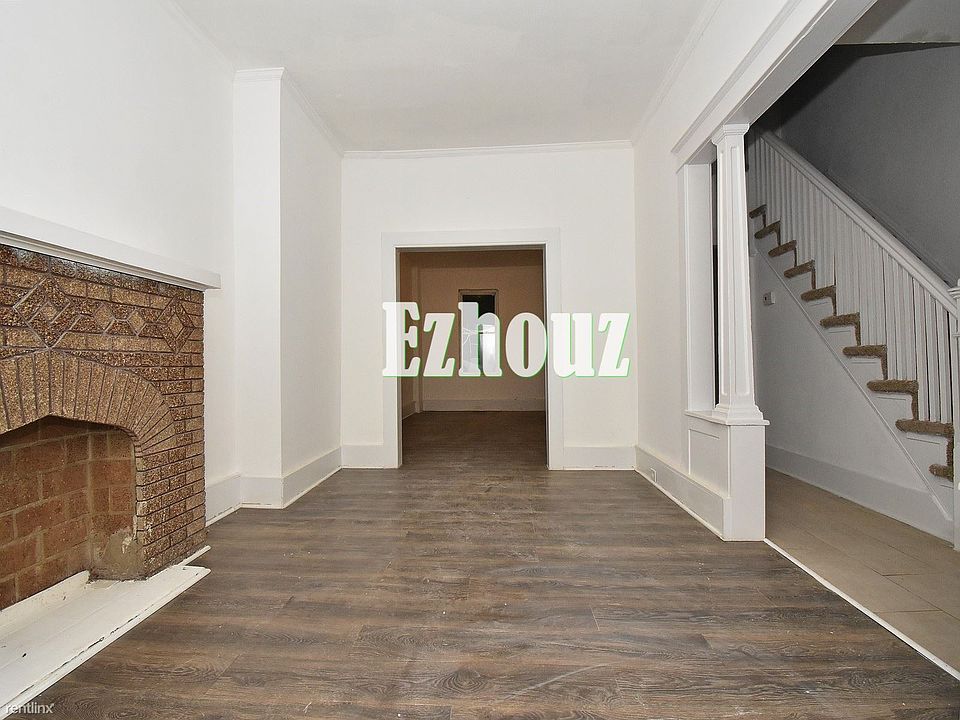 4202 Pall Mall living2