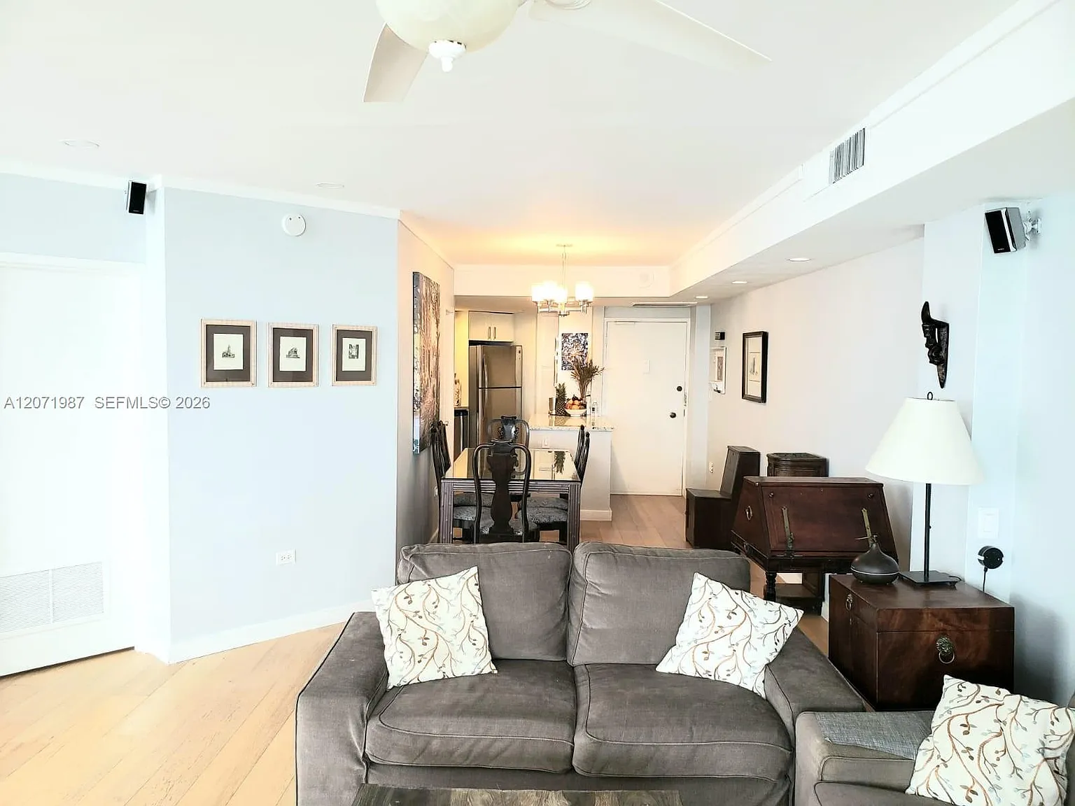 Four Ambassadors Condo Ph — Photo 3