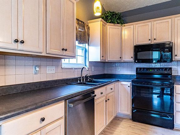 4th image of 6575 Baybrook Ct