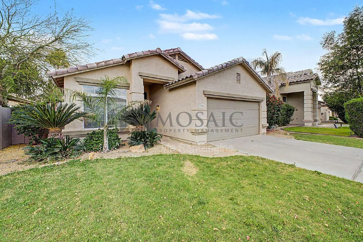 Building Photo - 2441 W Indigo Dr