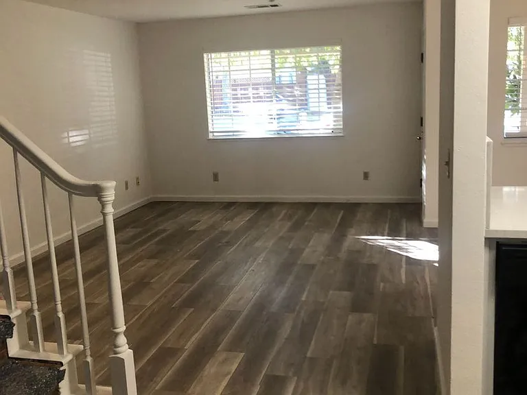 2822 College Ave — Photo 9