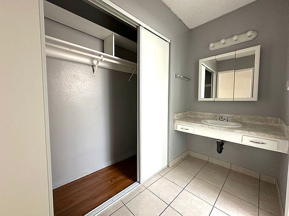4th image of 7636 Owensmouth Ave #802704d23