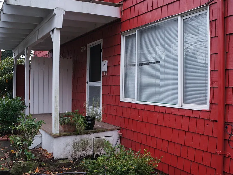 918 SW Holden St #2 — Photo 1