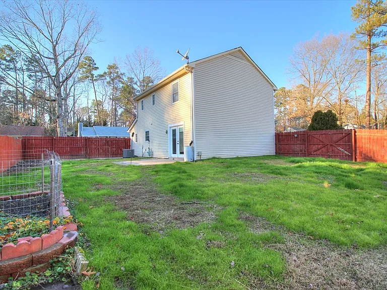 3200 Courtland Dr — Photo 15