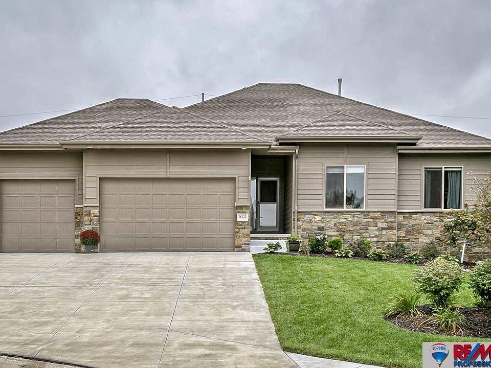 1st image of 16223 Curtis Cir