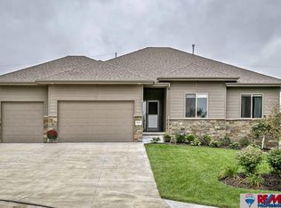 16223 Curtis Cir, Omaha, NE 68116