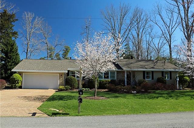 1st image of 102 Curles Cir