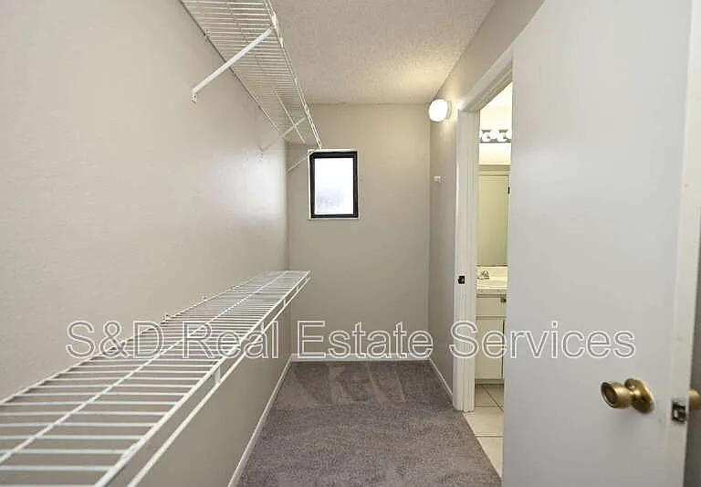 1808 Village Ct — Photo 24