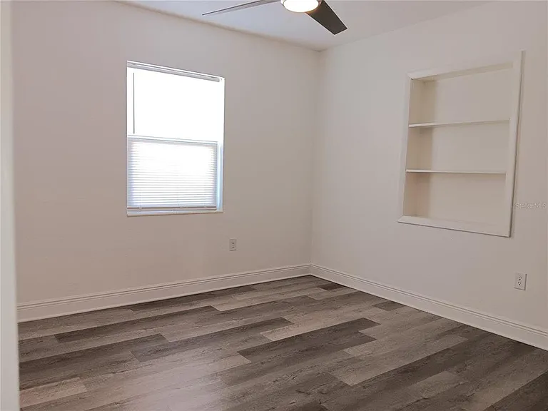 4864 Lake Charles Dr N — Photo 21