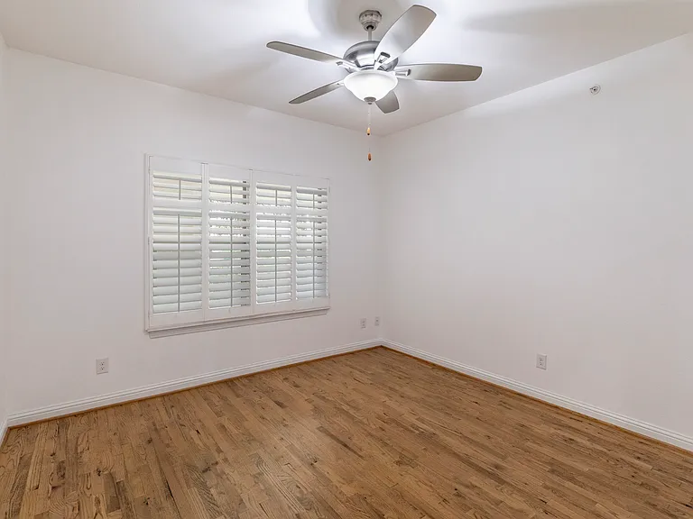 500 Waters Edge Dr #313 — Photo 29