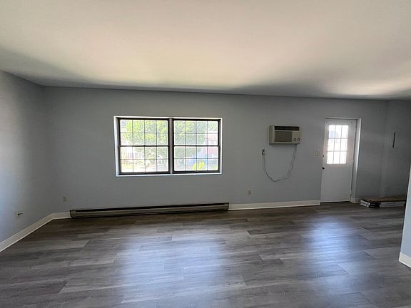 5th image of 836 Long Ln #3
