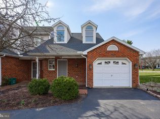 100 Pepperton Ct, Lititz, PA 17543