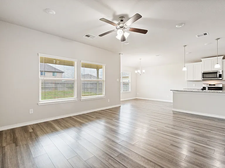 1142 Natchez Dr — Photo 11