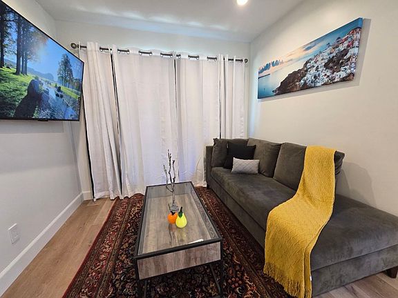 3rd image of 19544 Hamlin St #2