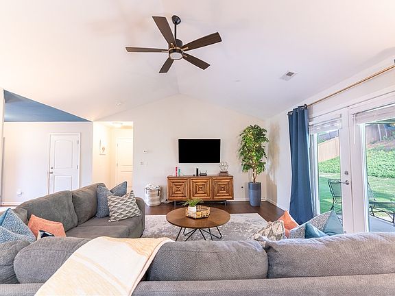 5th image of 1012 Whirlaway Cir