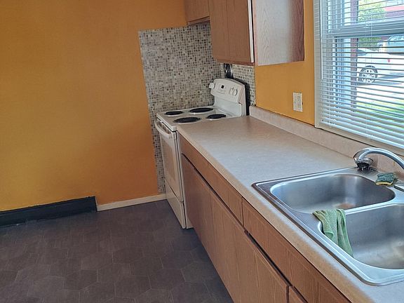 5th image of 645 Johns Manville Pl