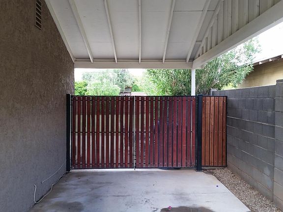 5th image of 2210 E Clarendon Ave