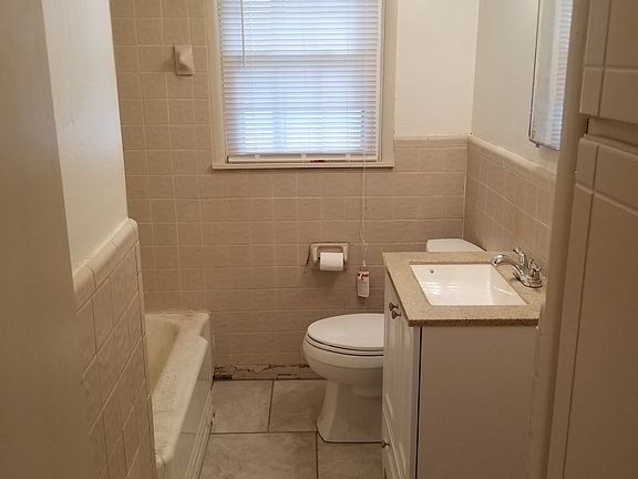 5th image of 4324 SE 17th St