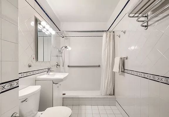 4th image of 44 W 62nd St #4EF