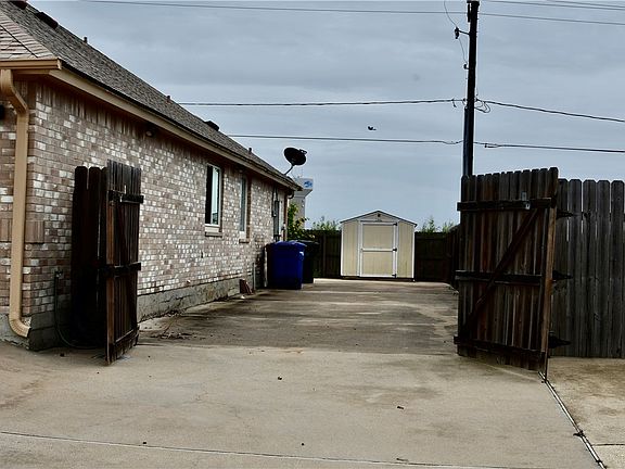 4th image of 14005 Coquina Bay Ave