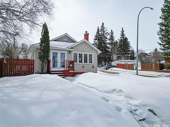 2nd image of 385 19th STREET W