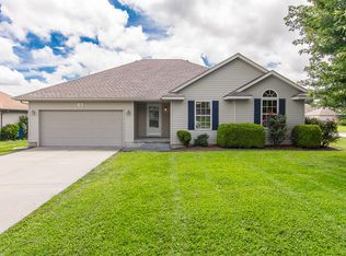 5462 W Lombard St, Springfield, MO 65802