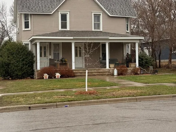 504 W Marshall St, Marshall, MN 56258