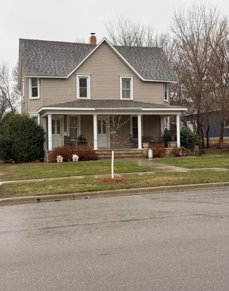 504 W Marshall St, Marshall, MN 56258