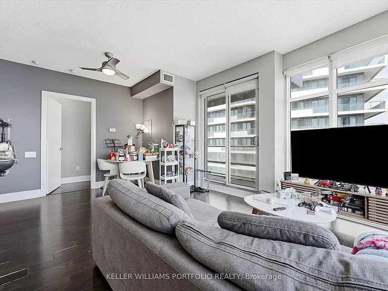 2191 Yonge St #4111 — Photo 8