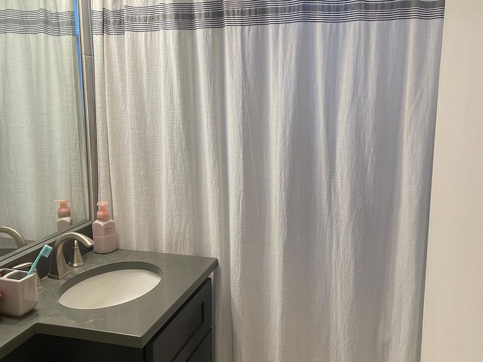 1st image of 511-513 W Belmont Ave #64