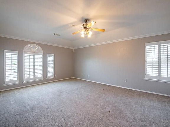 3rd image of 9833 Maryville Ln