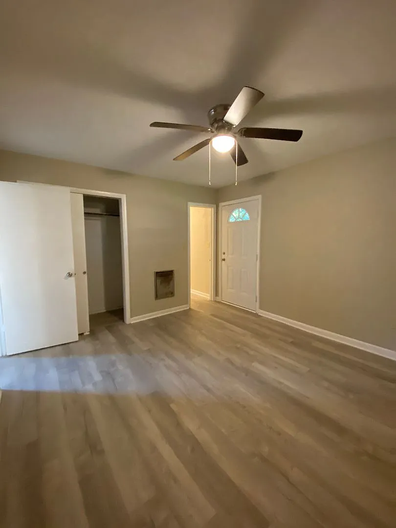 2342 Airport Dr. — Photo 3