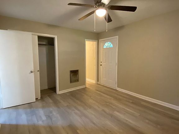 3rd image of 2342 Airport Dr Unit A