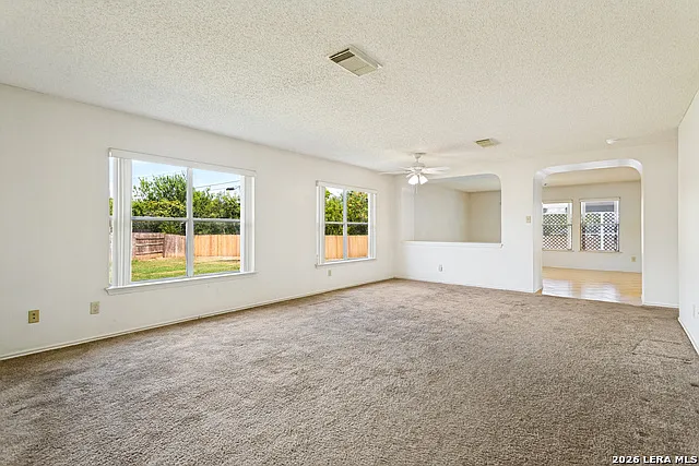 3 bed, 2.0 bath, 1633 sqft, $1,700 — Photo 2