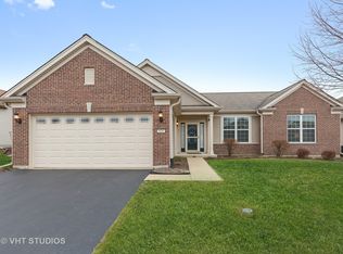 826 Rambling Brook Cir, Elgin, IL 60124