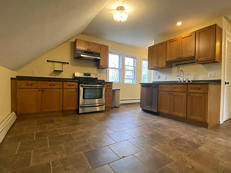 Eat-in Kitchen