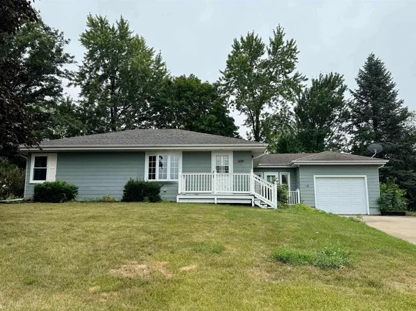 1109 Ridgeway Dr, Audubon, IA 50025