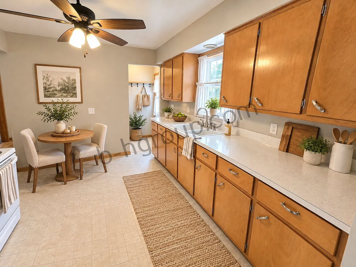 North side Single Family Ranch with Garage — Photo 3